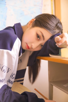 高跟凉鞋美女
